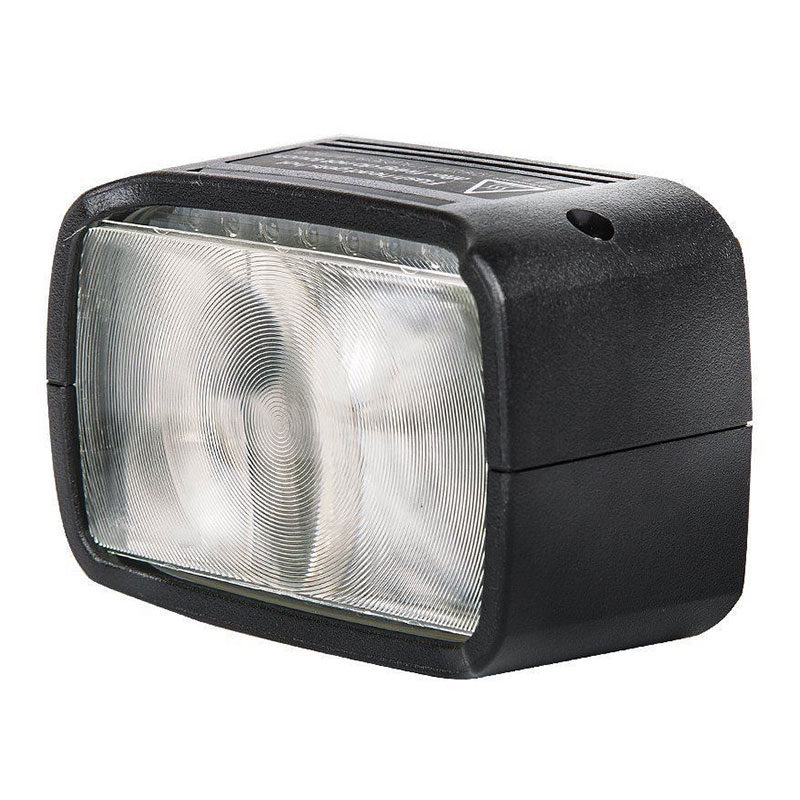 Suorakulmainen musta Godox H200 Speedlite -salamapää, jossa on kirkas, harjattu linssisuojus, näkyy valkoista taustaa vasten.