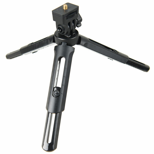 Godox Mini Tripod AD200 on kompakti musta pöytäjalusta, jossa on kolme kokoontaitettavaa jalkaa ja kiinnitysruuvi kameroiden tai muiden laitteiden kiinnittämistä varten.