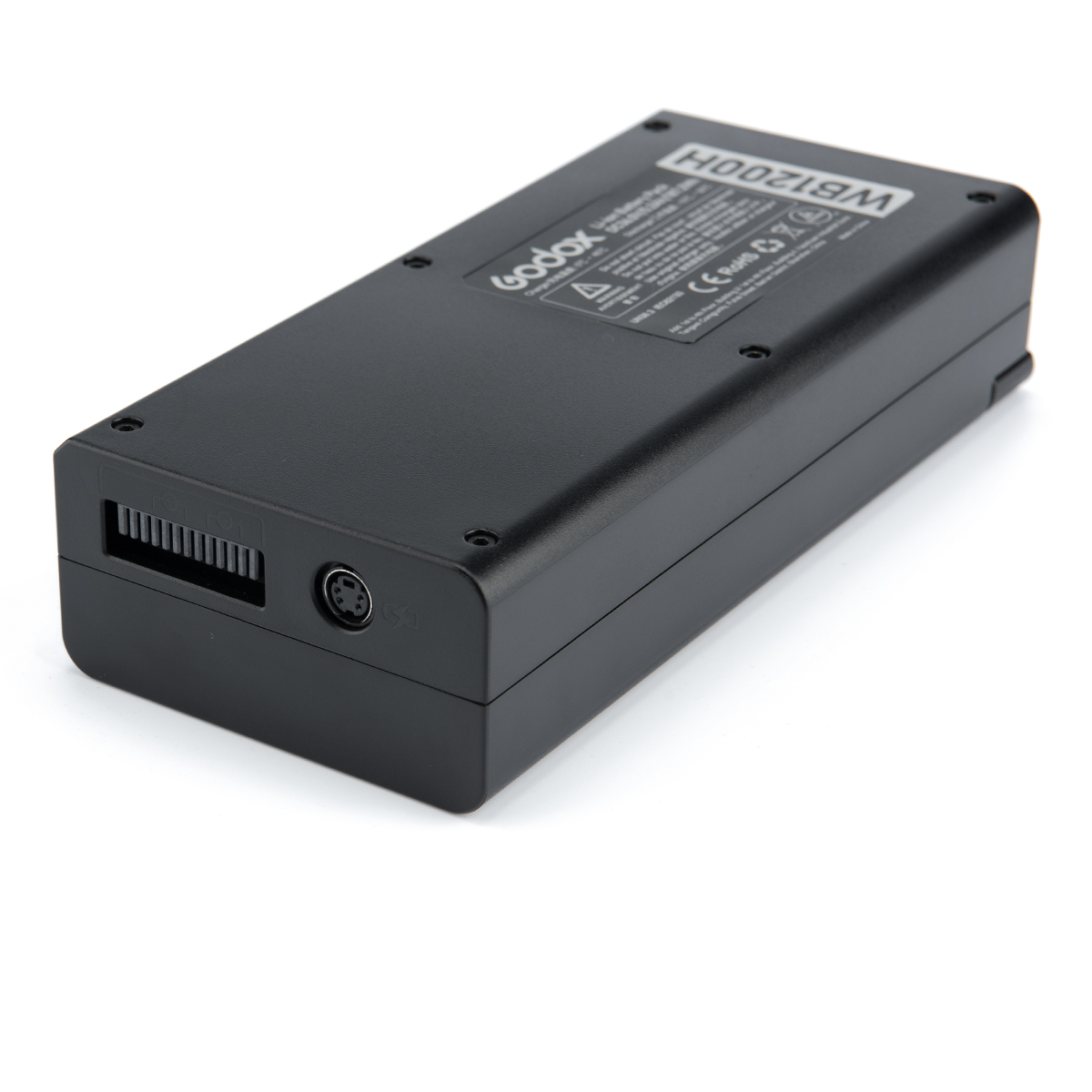 Suorakulmainen musta Godox Lithium Battery AD1200 Pro 2600mAh, jossa on latausportti ja merkittyjä tietoja, on valkoisella pinnalla.