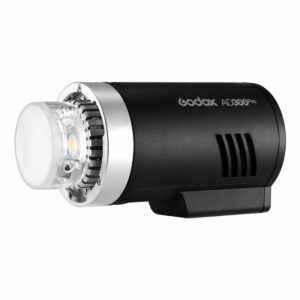AD300Pro-stroboskooppivalaisimelle AD300Pro suunniteltu Godox Glass Dome for AD300Pro -lasikupu näkyy valkoista taustaa vasten.