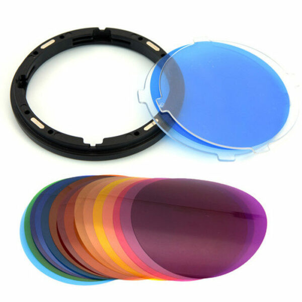 Godox VSA-11C Color Effects Set sisältää pyöreitä linssisuodattimia sinistä, violettia, punaista, oranssia ja keltaista, jotka ovat viuhkanmuotoisia ja joissa on musta suodatinpidike.