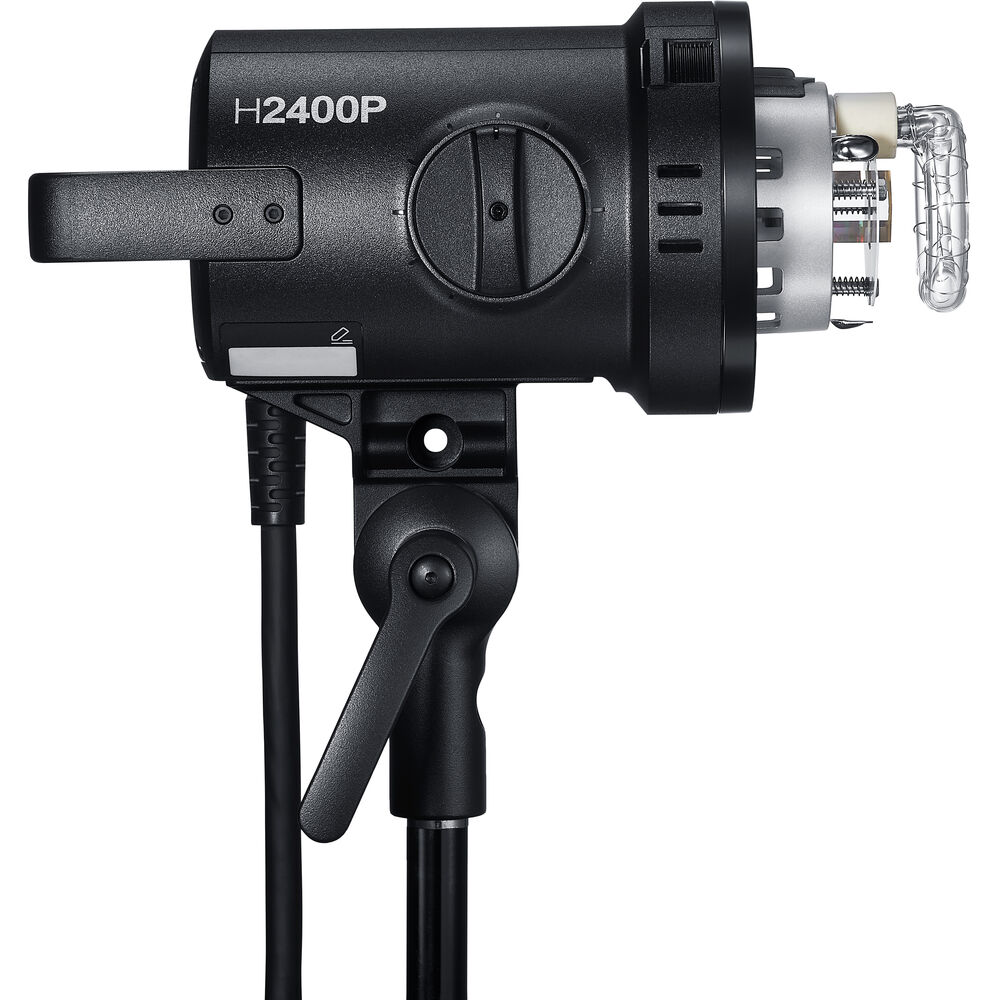 Godox H2400P -salamapää, musta, asennettu jalustalle, virtajohdot kiinnitetty ja kirkas salamaputki näkyvissä edessä.