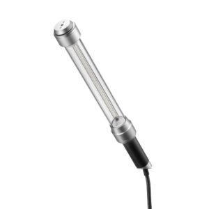 Godox AD-S200 Stick Flash Head on lieriömäinen LED-työvalaisin, jossa on läpinäkyvä putki, hopeanväriset päätykappaleet ja musta kahva, joka on kiinnitetty virtajohtoon.