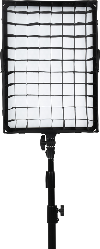 NANLITE Eggcrate for Compac 100/100B, suorakulmainen LED-paneeli, jossa on musta ristikkohajotin, on kuvassa asennettuna mustaan säädettävään jalustaan valkoista taustaa vasten.