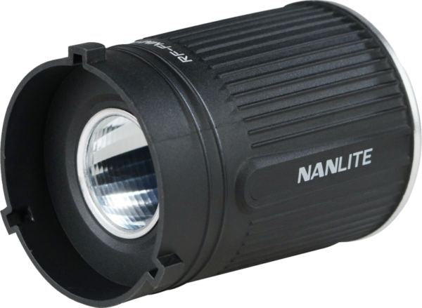 800q-02_120815 NANLITE 45° Small Reflector with FM Mount on musta, lieriömäinen valaistuslisälaite, jossa on uurrettu rakenne, heijastava sisälinssi ja NANLITE-tuotemerkki, joka on suunniteltu käytettäväksi studiovalaistuslaitteiden kanssa.
