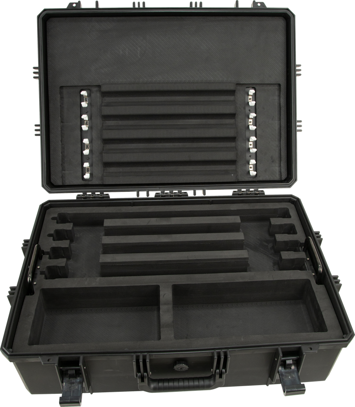 NANLITE Hard Case for 8 pcs PavoTube II 15X -kotelossa on musta kova kuori, vaahtomuovilla vuorattu lokeroitu sisustus EVA:lla, useita aukkoja organisoituun säilytykseen, turvalliset salvat, kahvat ja avoin kansi helppokäyttöisyyttä varten.