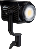 NANLITE COB Protection Cap for FM mount on suunniteltu suojaamaan studiovalaisimesi LED-valoa, ja se tarjoaa turvallisen istuvuuden NANLITE-valaisimille ja varmistaa turvallisuuden kuljetuksen tai varastoinnin aikana.