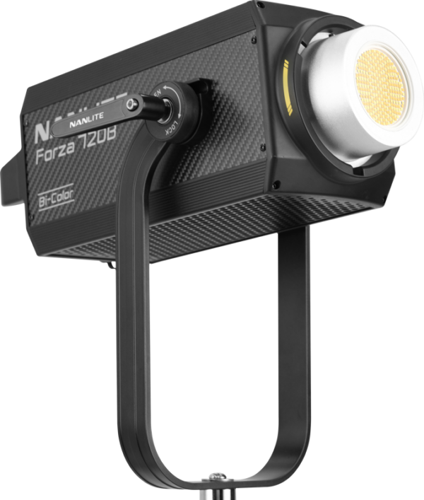 NANLITE Forza 720B LED-spottivalo, jossa on vaunukotelo, on esillä mustalla metallikehyksellä ja säädettävällä ikealla valkoista taustaa vasten.