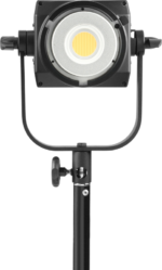 800q-04_122029 NANLITE FS-200B Bi-Color LED Spot Light -LED-valossa on pyöreä valopaneeli mustalla säädettävällä jalustalla valkoista taustaa vasten.