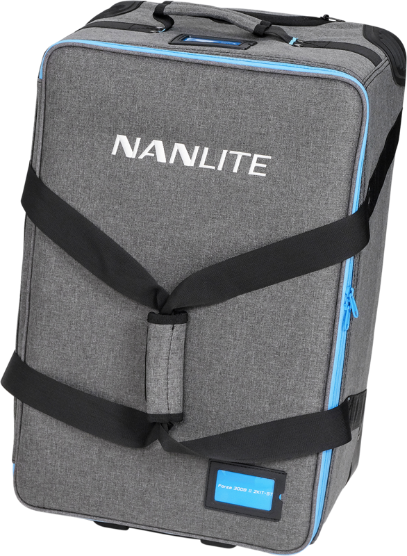 NANLITE Trolley Case for 2 Lights Forza 300 II / 300B II on harmaa suorakaiteen muotoinen matkalaukku, jossa on siniset vetoketjut, mustat hihnat, valkoinen NANLITE-logo edessä, kahva ja pieni etikettiteline alakulmassa.