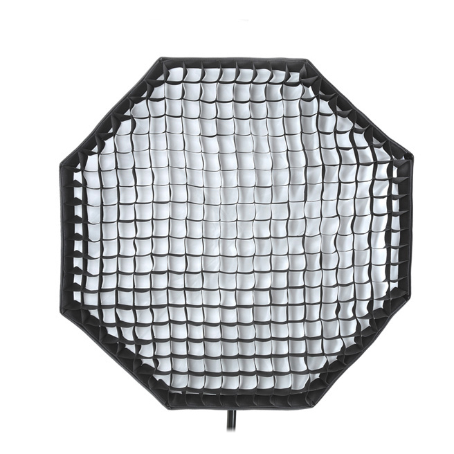Godox Octa Softbox 120cm + Grid on musta kahdeksankulmainen softbox valokuvaukseen ja videokuvaukseen, joka on suunniteltu hajottamaan ja suuntaamaan valoa mukana tulevan ritilän avulla.