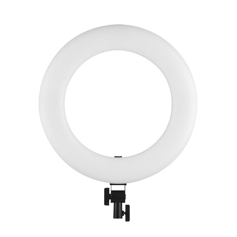 Viltrox VL 600T Ring LED-valo -rengasvalo on valkoinen, pyöreä rengasvalo, jonka alaosassa on musta kiinnityskannatin, kuvassa valkoista taustaa vasten.