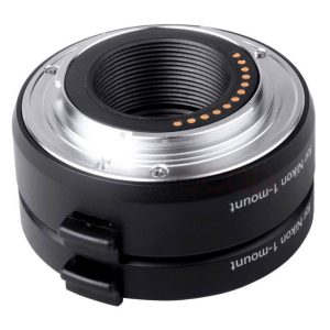 1560869733_220 Lähikuva Viltrox DG 1N (10mm/16mm) Automatic Extension Tube for Nikon 1 -jatkoputkesta, joka on musta elektronisilla koskettimilla varustettu sovitin, joka on suunniteltu objektiivien liittämiseen Nikon 1 -mount-kamerarunkoihin.
