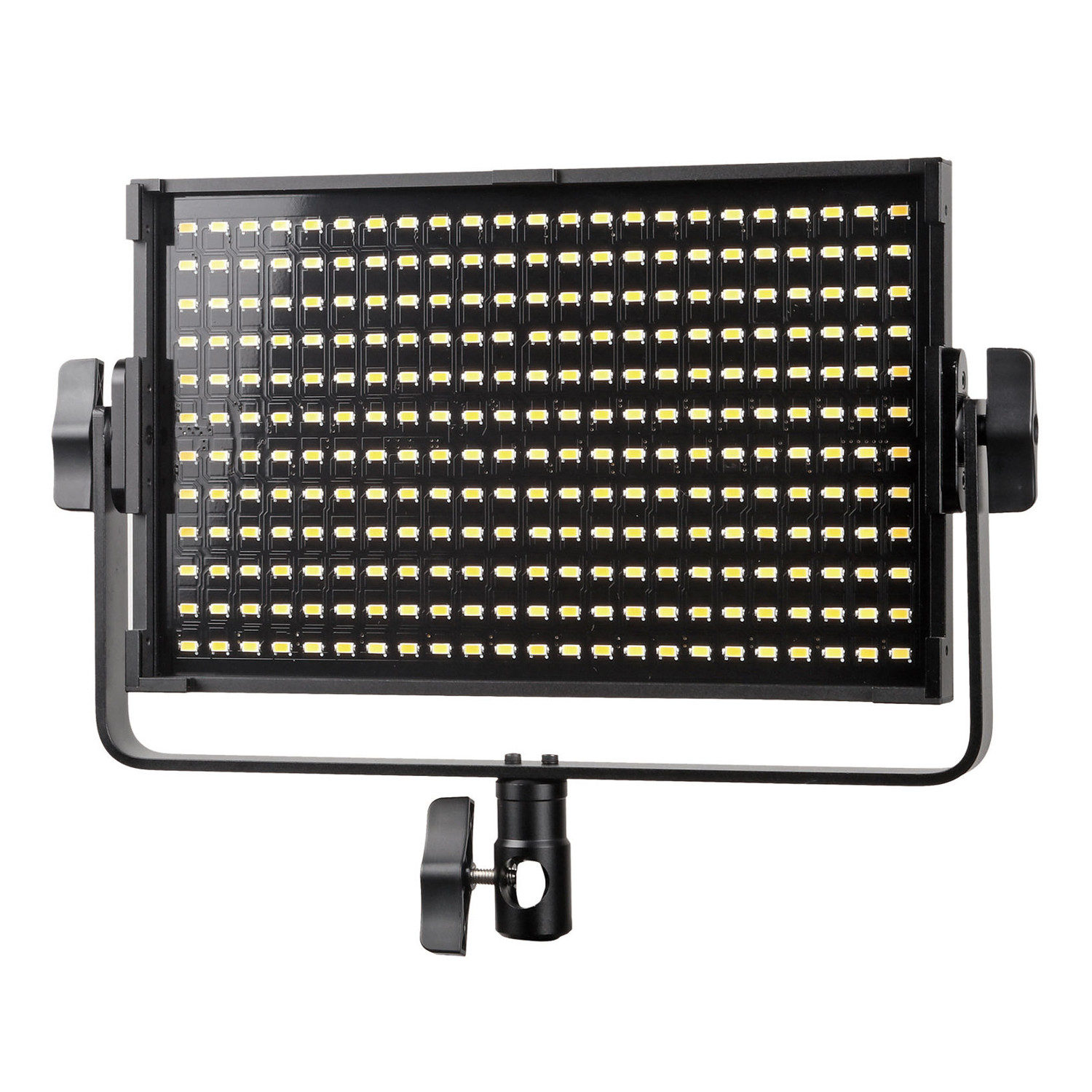 Viltrox VL S50T LED-valaisin on suorakulmainen paneeli, jossa on useita pieniä keltaisia LED-valoja, jotka on järjestetty ruudukkoon. Se on asennettu säädettävään mustaan metallikehykseen, jossa on sivunupit helppoa kallistamista ja asentamista varten.