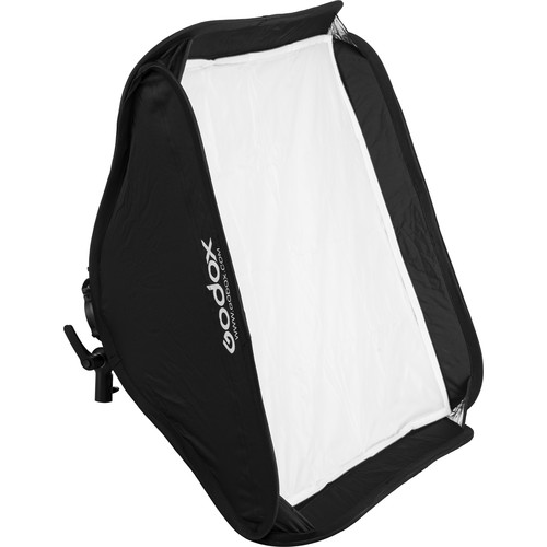 Godox S2 type Bracket Bowens + Softbox 80x80cm, musta, suorakulmainen softbox, jossa on valkoinen diffuusiopaneeli valokuvauksen valaistukseen, on esillä valkoista taustaa vasten.