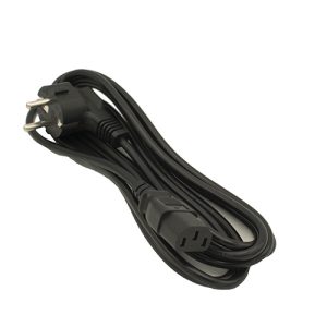 Viltrox AC Adapter VLD85T:ssä on musta kelattu virtajohto, jossa on kolmipiikkinen pistoke ja suorakulmainen liitin, kuvassa valkoisella pohjalla.