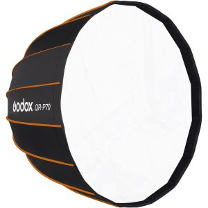 Godox Quick Release Parabolic Softbox QR P70 Bowens -valaisimessa on musta ja oranssi ulkokuori, jossa on valkoinen diffuusio etupuoli, joka on suunniteltu pehmentämään valoa valokuvaukseen ja videokuvaukseen.