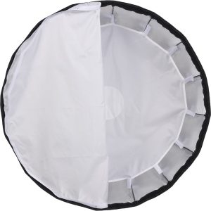 Godox Quick Release Parabolic Softbox QR P90 Bowens on pyöreä, valkoinen, kokoontaitettava softbox valokuvaukseen, joka on osittain avattu, jotta sen sisäinen tukirakenne ja läpikuultava diffuusiokangas, jossa on musta reunus, tulevat esiin.
