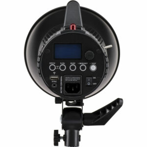Godox GS200II mustan studiostroboskooppivalaisimen takanäkymä, jossa on digitaalinen näyttö, ohjauspainikkeet, virtakytkin, tulo-/lähtöliitännät ja säädettävä kiinnike.