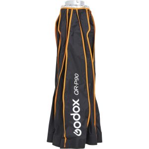 Musta Godox Quick Release Parabolic Softbox QR PF90 Profoto, kokoontaitettu ja peitetty, oranssi reunus ja sivulle valkoisella painettu "Godox QR-P90".