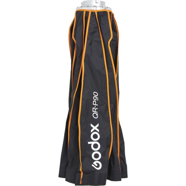 Musta Godox Quick Release Parabolic Softbox QR PF90 Profoto, kokoontaitettu ja peitetty, oranssi reunus ja sivulle valkoisella painettu "Godox QR-P90".