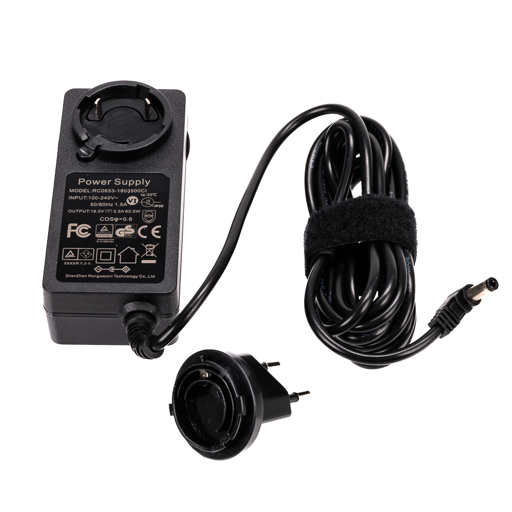 Viltrox AC-adapteri VL400T / VL600T on musta virtalähde, jossa on irrotettava pistoke, pitkä johto, joka on kiinnitetty tarranauhalla, ja tarra, jossa on tekniset tiedot ja sertifikaatit.