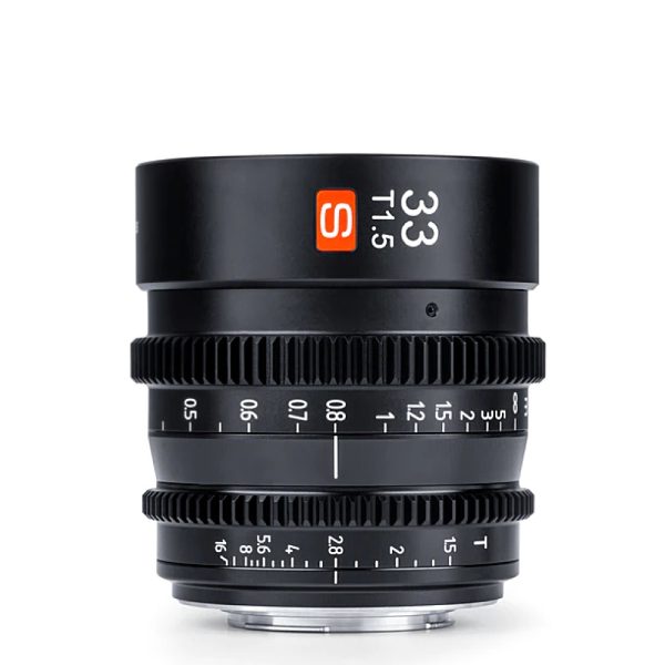 1661260860_816 Viltrox MF 33mm T1.5 Cine Lens -objektiivi, MFT on musta objektiivi, jossa on valkoiset mittausmerkinnät, punainen S-logo ja "33 T1.5" -merkintä tynnyrissä valkoista taustaa vasten.