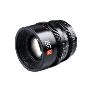 1661261230_977 Viltrox MF 56mm T1.5 Cine Lens -objektiivi, MFT on musta objektiivi, jossa on manuaalitarkennus- ja aukkorenkaat, joissa on valkoiset ja oranssit merkinnät valkoista taustaa vasten.