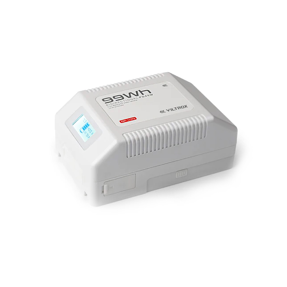 Viltrox BP V99 6700mAh V-Mount -akku on valkoinen ammattikäyttöön tarkoitettu kamera-akku, jossa on sivussa digitaalinen näyttö lataustietoja varten, tuuletetut sivut ja tuoteseloste päällä.