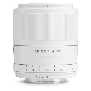 Viltrox AF 23mm f/1.4 -objektiivi, Fuji X (Limited Edition White) sisältää uurretun tarkennusrenkaan, aukkomerkinnät f/1.4:stä f/16:een ja X-mount-jalustan.