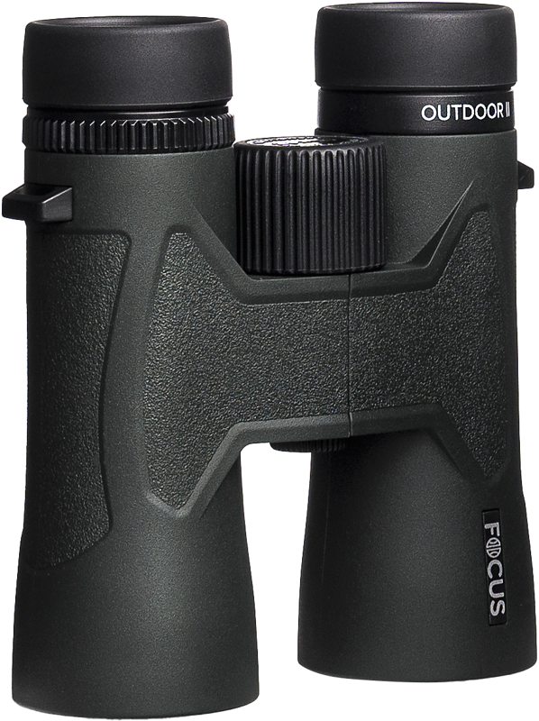 Focus Outdoor II 10x42 -kiikari, musta kiikari, jossa on kuvioidut kahvat ja keskitarkennuspyörä, seisoo pystyssä vaalealla taustalla.