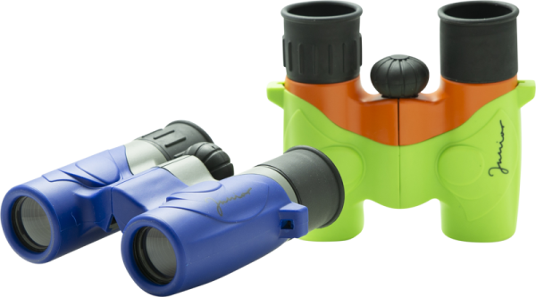 Kaksi paria Focus Junior 6x21 Blue/Grey -lelukiikareita: toinen sininen, jossa on mustat korostukset, toinen vihreä, jossa on oranssit ja mustat korostukset, molemmissa on merkintä Junior.