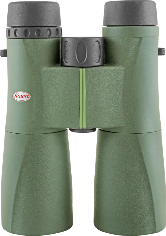 KOWA SV II 10X50 -kiikari on vihreä kiikari, jossa on kuvioitu kahva, musta keskisäätönuppi sekä näkyvät okulaarit ja objektiivilinssit. Siinä on punainen Kowa-logo vasemmalla puolella.
