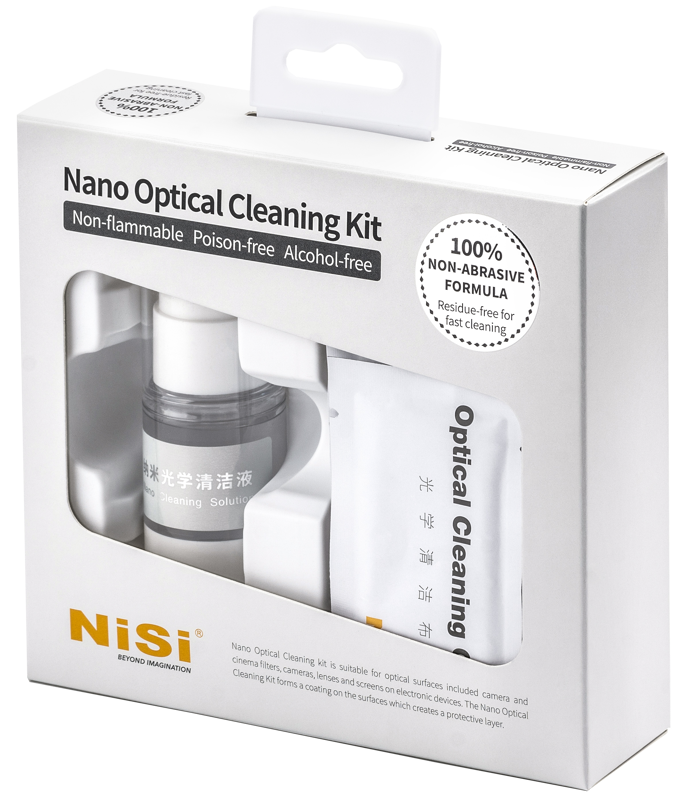 NiSi Cleaning Kit Nano Optical -puhdistussarja toimitetaan laatikossa, jossa on puhdistusliuosta sisältävä suihkepullo ja liina. Pakkauksen mukaan se on syttymätöntä, myrkytöntä, alkoholitonta ja hankaamatonta.