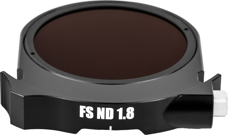 Pyöreä musta NiSi Cine Drop-In -suodatin FS ND64 (6 Stop), jossa on valkoinen teksti.