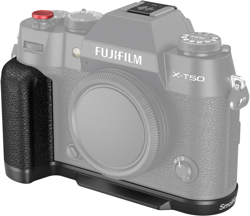 Kuvassa on Fujifilm X-T50 -kamera (ilman objektiivia), jonka oikeaan alareunaan on kiinnitetty SmallRig 4783 Silicone L-Shape Handle (musta), jossa on musta kuvioitu kahva ja metallinen pohjalevy. Kameran runko on osittain harmaasävytetty kahvan korostamiseksi.