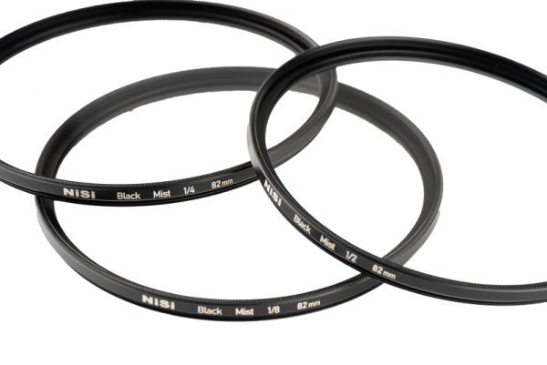 The NiSi Filter Black Mist 1/2 diffusion filter with a diameter of 52 mm is shown on a white background.