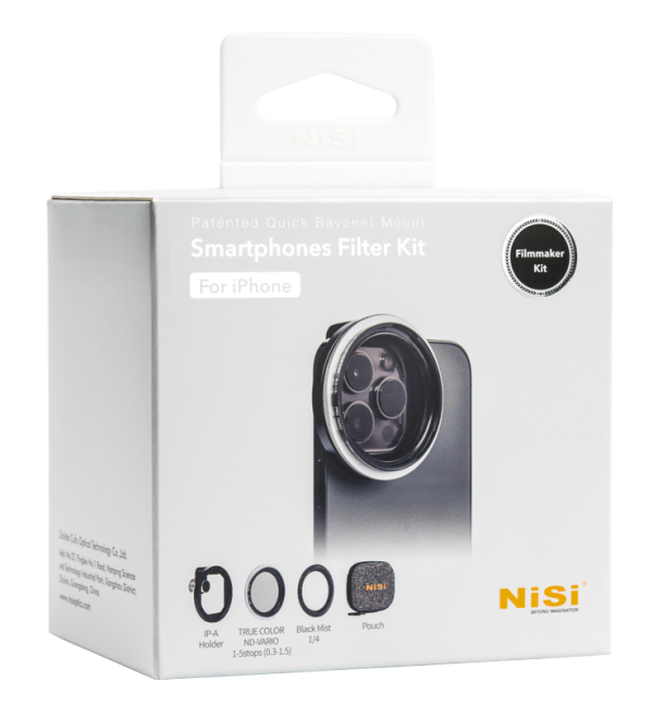 NiSi Filter IP-A Filmmaker Kit for iPhone -valokuvapakkauksen valkoisessa laatikossa on älypuhelin, johon on kiinnitetty suodatin, sekä kuvakkeet, jotka osoittavat mukana olevat tuotteet: suodattimen pidike, suodattimet ja pussi.