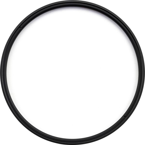 NiSi Cine -suodattimessa Explosion Proof / True Protector ZSP9275 Zeiss SP -objektiiveille on pyöreä, musta, ohut metallireunus ja läpinäkyvä keskiosa valkoista taustaa vasten.