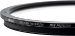 Lähikuva NiSi Cine Filter Explosion Proof / True Protector LP-CS7 for Cooke S7I 18&21mm -suojasuodin lähikuvasta, jossa korostuvat metallinen reuna ja kaiverrettu teksti tässä kameran objektiivin lisävarusteessa.