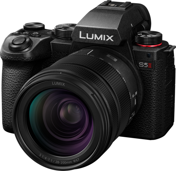 Panasonic Lumix S 28-200mm f/4-7.1 Macro -objektiivi