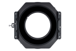 NiSi Filter Holder S6 Kit True Color for Sony 12-24mm f/2.8 GM -levysuodin pidike on musta kahdeksankulmainen kahdeksankulmainen suodattimen pidike, jossa on suuri keskiaukko, kuvattuna edestä valkoista taustaa vasten.