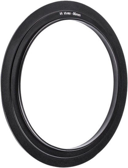 Musta pyöreä NiSi-sovitinrengas Large for V5/V6/V7 Holder 86mm -suodinadapteri näkyy tavallisella valkoisella pohjalla ja siinä on merkintä "V5 VS PRO - 86mm". Sisempi osa on tyhjä, ja siinä näkyy vain ulkorengas.