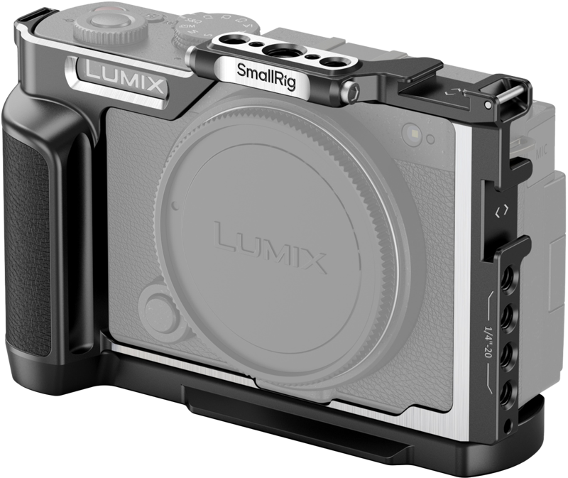Panasonic Lumix S9 -kamera metallisessa SmallRig 4515 Cage -kamerahäkissä, kuvassa ilman objektiivia, korostaa sen tukevaa suojakehystä ja useita kiinnityspisteitä.