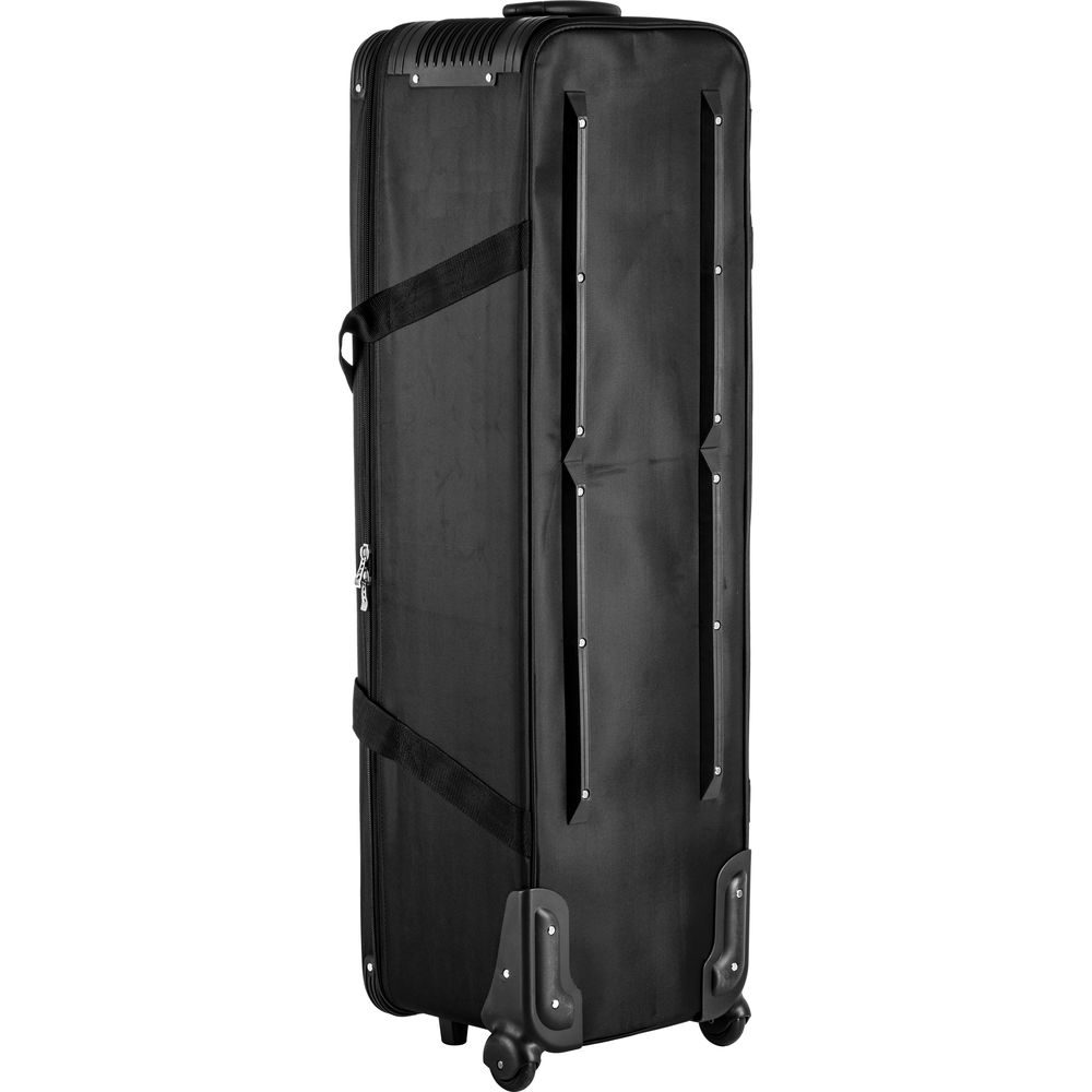 1642419458_333 Godox SK300II Travel Kit -studiosalama on korkea, suorakulmainen, musta, kovakuorinen, kulmapyörillä ja sivukahvoilla varustettu kääntölaukku, joka on suunniteltu suurten tai herkkien esineiden turvalliseen kuljettamiseen.