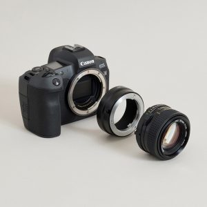 Urth Minolta Rokkor (SR / MD / MC) - Canon RF lens adapter