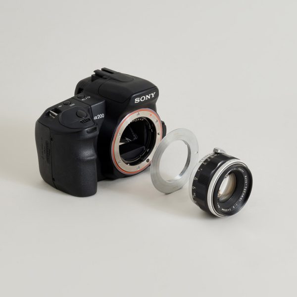 Urth M42 - Sony A (Minolta AF) lens adapter