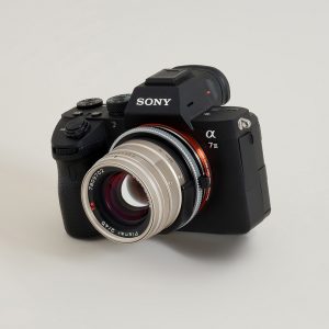 Urth Contax G - Sony E lens adapter