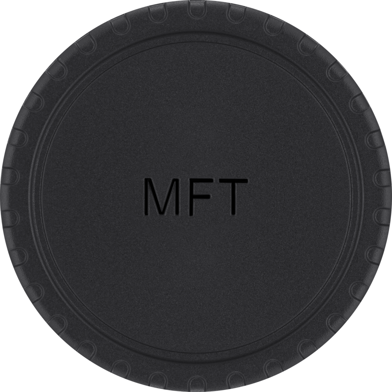 Samyang Rear Cap - MFT on musta kameran linssinsuojus, jonka keskellä on kohokuvioitu "MFT" ja jonka kuvioitu reuna helpottaa otetta.