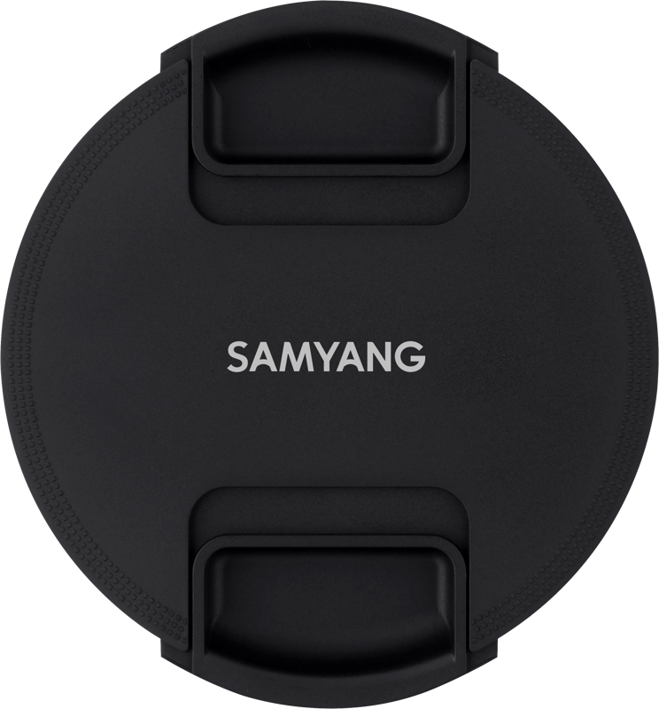 Musta pyöreä Samyang etusuljin (CF-77A) AF 85mm f/1.4 Canon-, Nikon- tai Sony-objektiiveille, jossa on kaksi pitovälilehteä ja keskellä valkoinen "SAMYANG".